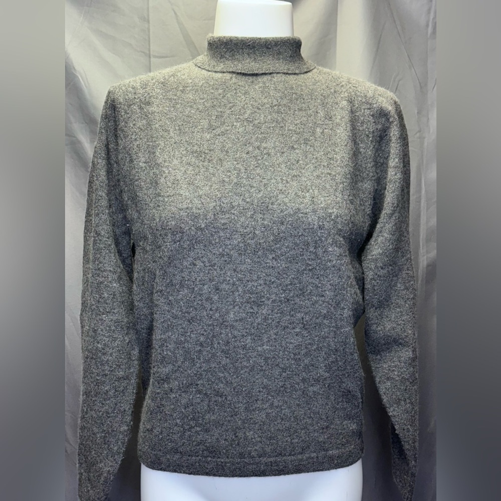 Toni Ann Grey Vintage Lambswools Blend Turtleneck Sweater Size 40 Made in Japan